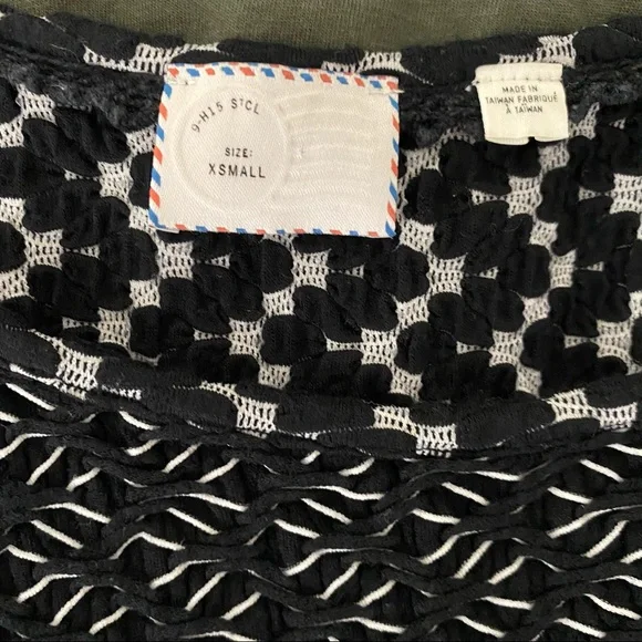 5/$25! Anthropologie postmark black & white textured knit top size x small - Picture 8 of 8